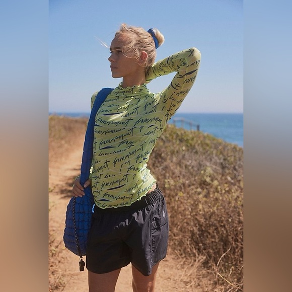 FREE PEOPLE Movement High Jump Printed Logo Long Sleeve - Picture 1 of 8